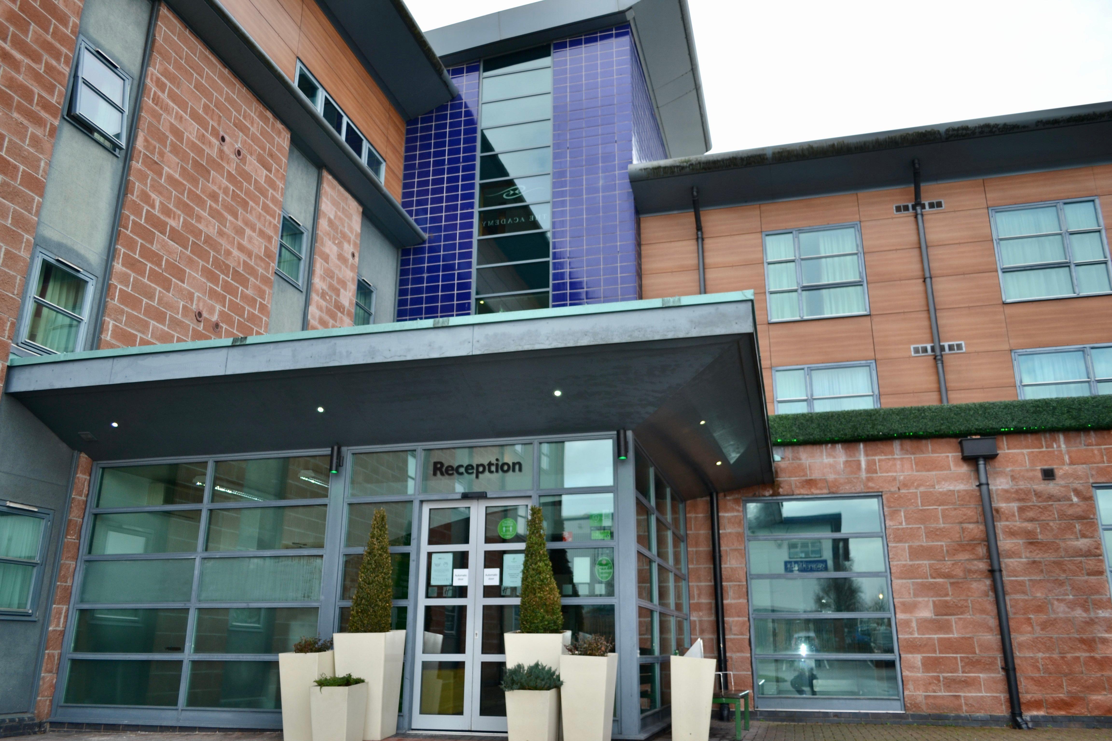 Holiday Inn Manchester - Central Park, An Ihg Hotel Exterior foto