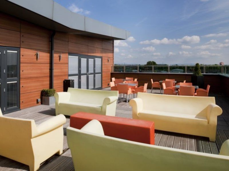 Holiday Inn Manchester - Central Park, An Ihg Hotel Exterior foto